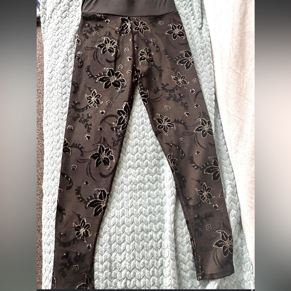 AKIRA leggings